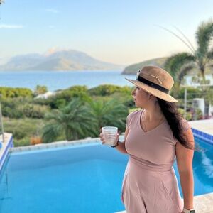 Meet your Posher, Stephanie